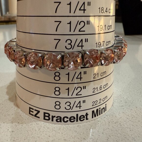 Gorgeous Pink Rhinestone Stretch Bracelet - Picture 4 of 4